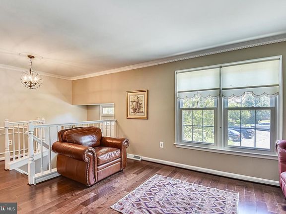 3rd image of 6023 Cromwell Pl
