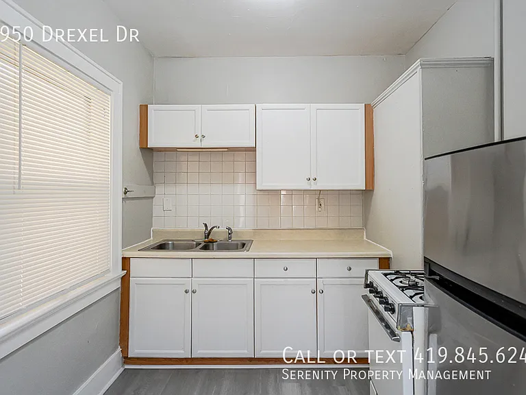 3950 Drexel Dr — Photo 5