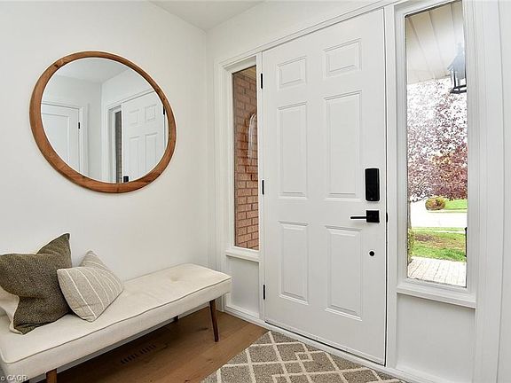 3rd image of 8 Huntingwood Ave #21