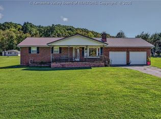 1820 Ravenswood Rd, Sandyville, WV 26164
