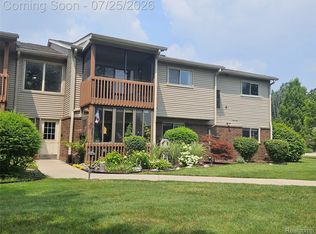 10161 Nancys Blvd, Grosse Ile, MI 48138