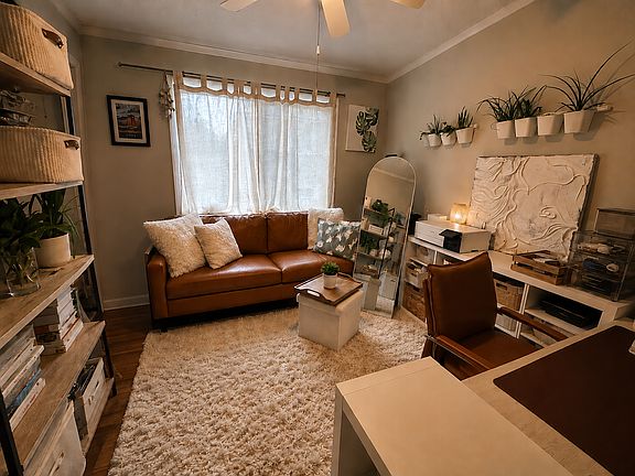 Bedroom Main floor