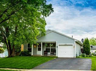 2325 Weatherford Ln, Naperville, IL 60565