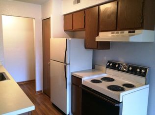19486 Mayfield Ave APT 201, Livonia, MI 48152