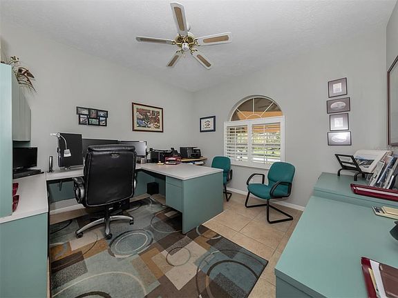 2nd image of 1029 Delacroix Cir