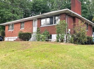 377 Roberts Ave, Yonkers, NY 10703