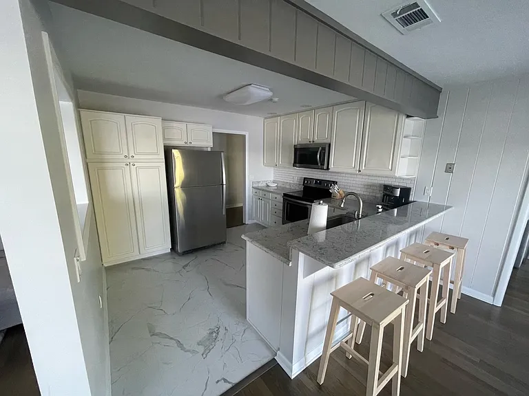 940 N Kepler Rd — Photo 5