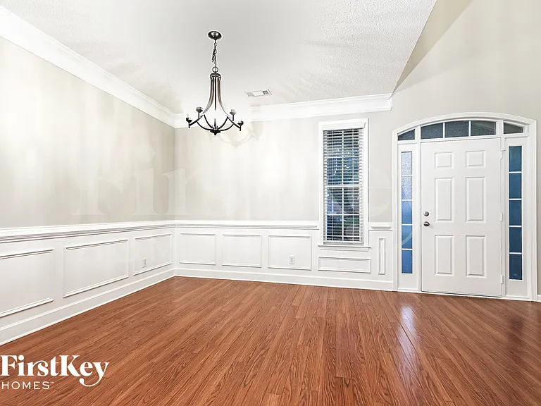 120 Summit Point Dr — Photo 2