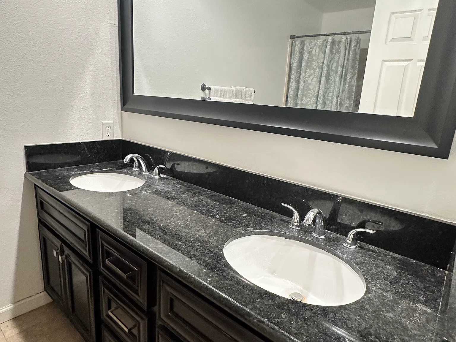 1 bed, 1450 sqft, $1,600 — Photo 3