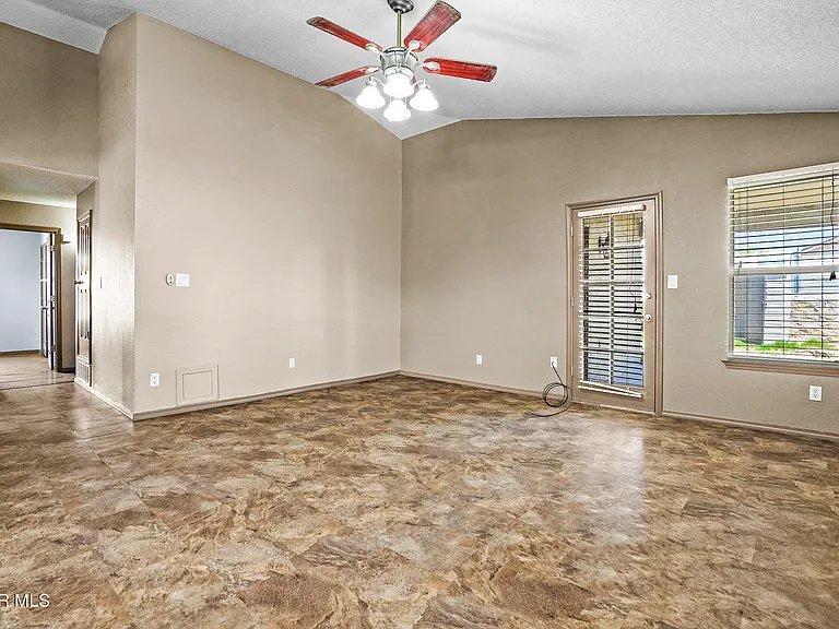 14069 Lago Seco Dr — Photo 11