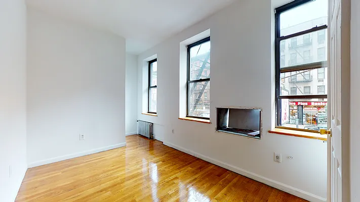 Rented by Bond New York | media 22