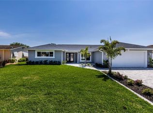 152 97th Ave NE, Saint Petersburg, FL 33702