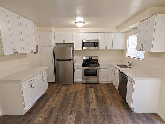 5th image of 1816 N Mariposa Ave #3