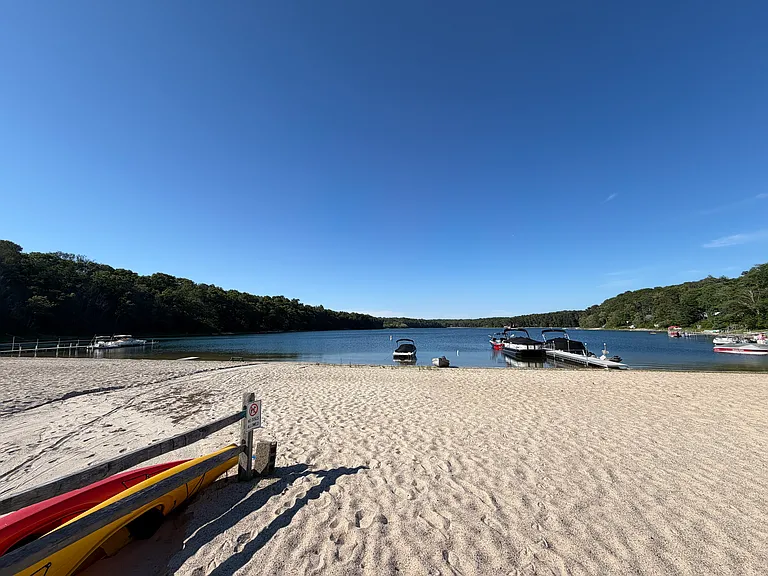 Beach / Peter's Pond