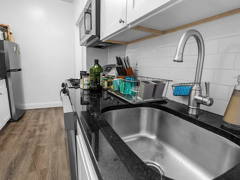 229 W 105th St #33 — Photo 9