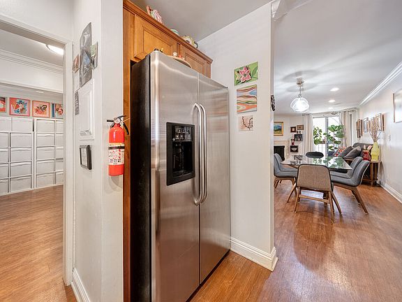 5th image of 1000 S Westgate Ave APT 211