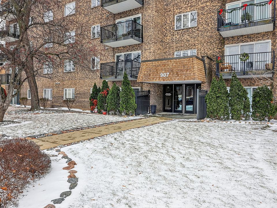 1st image of 907 Curtiss St APT 407