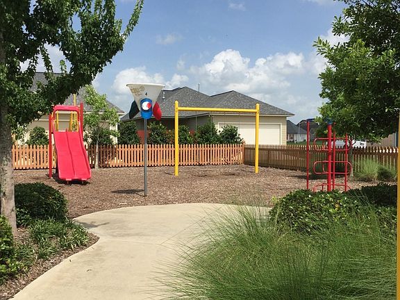 4th image of 304 Harvey Cay Ln