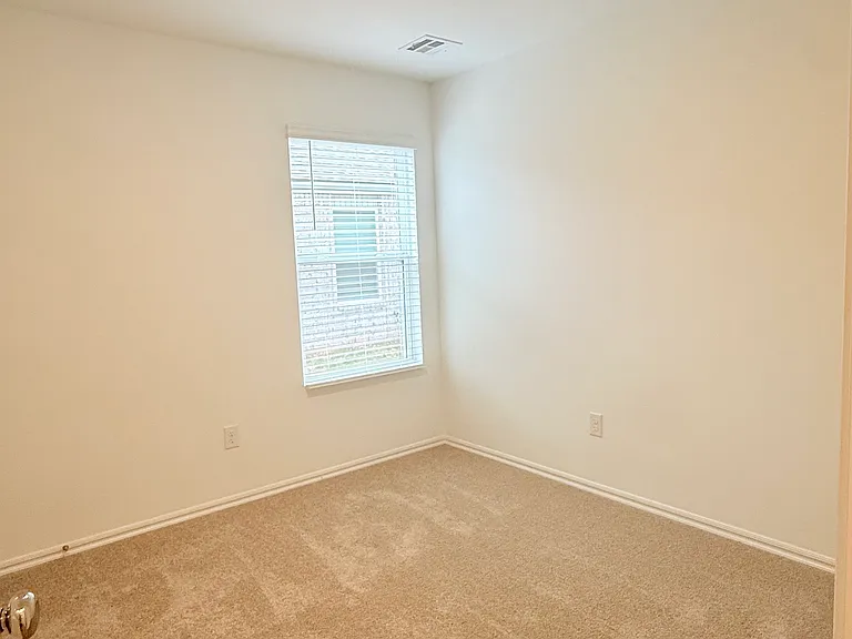 4005 Dutch Ln — Photo 21