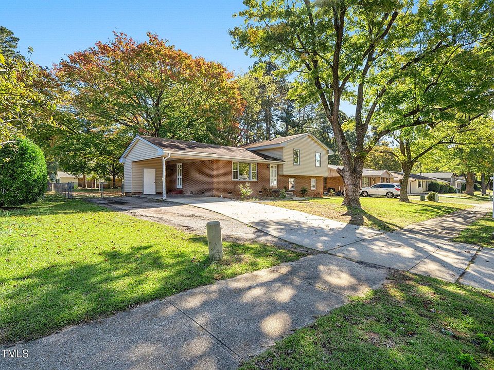 2nd image of 3704 Huntleigh Dr