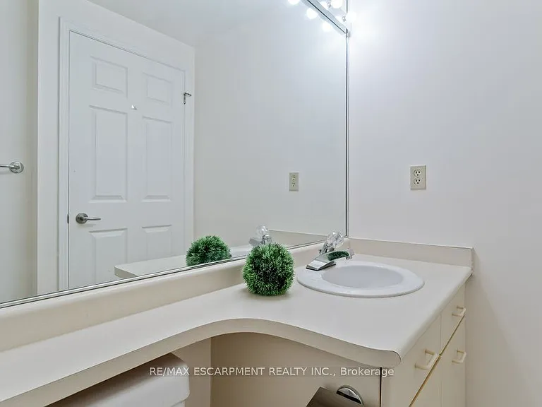 430 Pearl St #410 — Photo 17