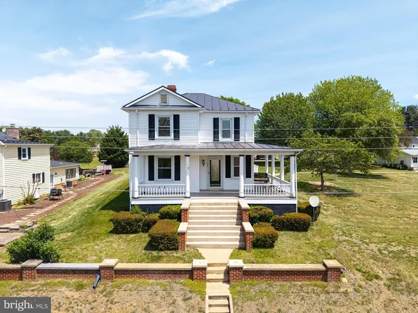 606 S 1st St, Shenandoah, VA 22849