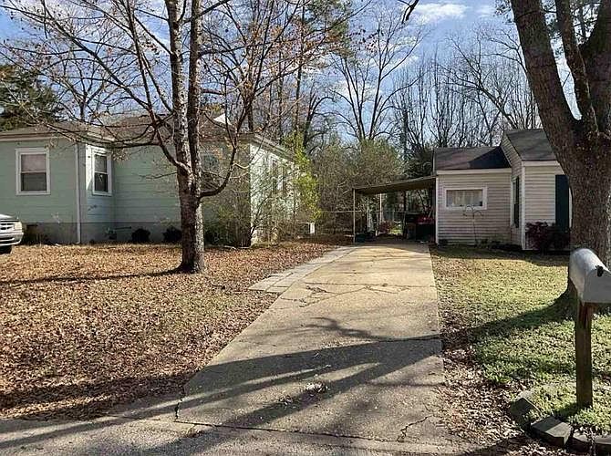 2nd image of 216 Lee Dr