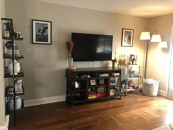 5th image of 1229 W 70th St