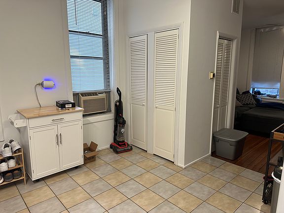 3rd image of 1302 N Cleaver St APT 1R