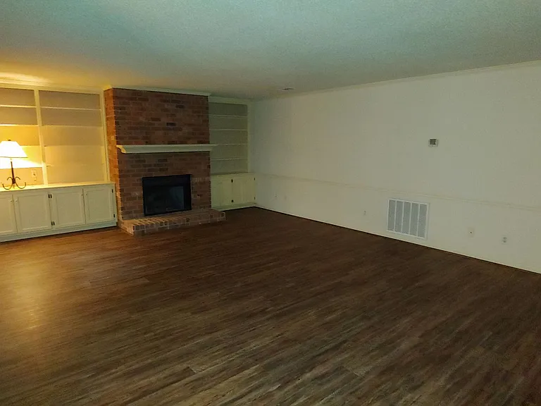 705 Reston Dr — Photo 3