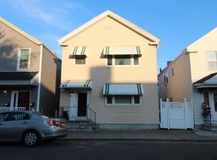 85 George St, Troy, NY 12183