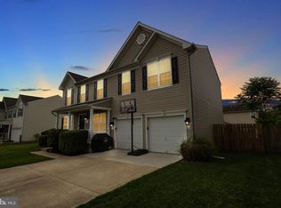 8 Fairbanks Ct, Fredericksburg, VA 22405