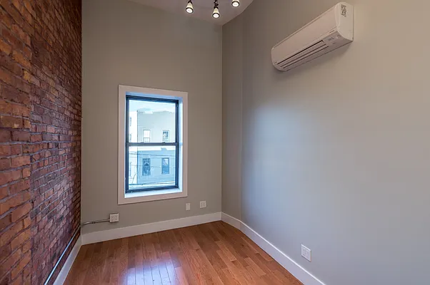 Rented by Nooklyn NYC LLC | media 32
