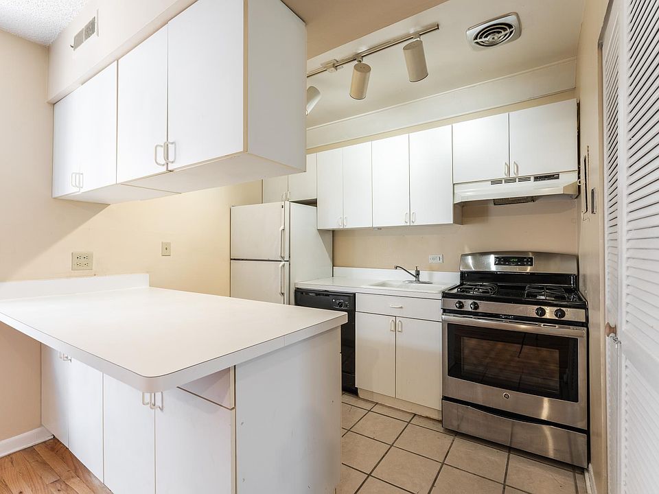1st image of 713 W Diversey Pkwy #10