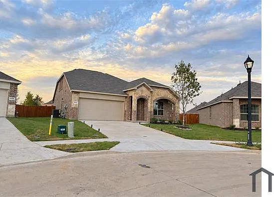 8432 Butterfly Ln