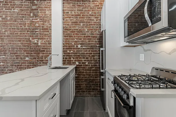 Rented by Bond New York | media 19