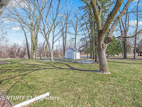 4th image of 3690 Waterloo Dr