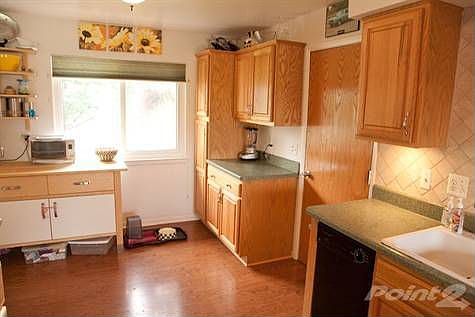 4th image of 32498 Maryland St