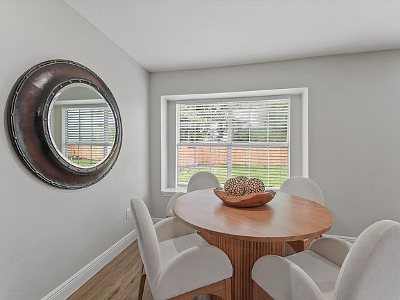 5th image of 15439 Indian Woods Dr