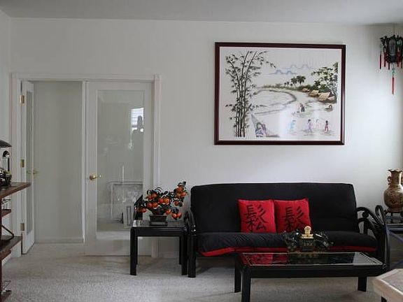 Family room w/den