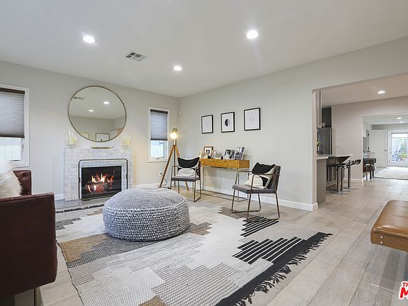 3rd image of 513 N Plymouth Blvd