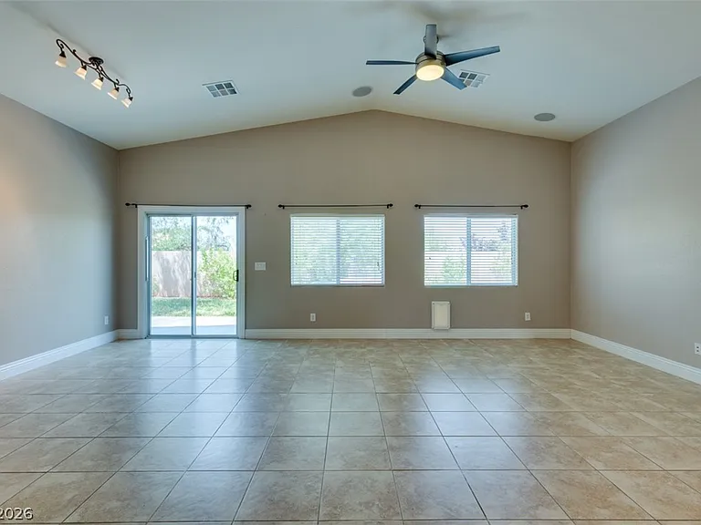 82 Rattlesnake Grass Ct — Photo 8