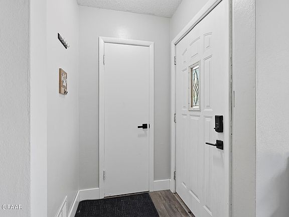 4th image of 1111 Oak St