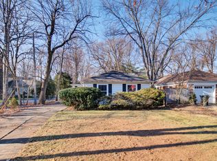 616 Juniper Rd, Glenview, IL 60025