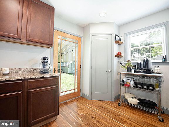 5th image of 7967 Catherine Ave
