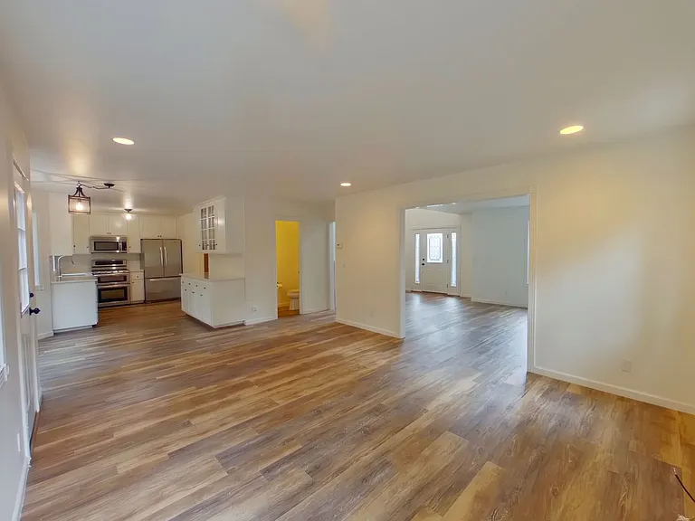890 Pine Forest Dr — Photo 6