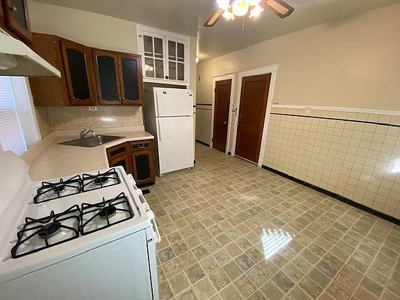 3rd image of 4602 Quincy St #1F