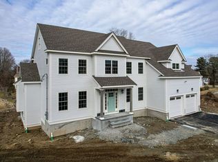 8 Leonard St, Hopkinton, MA 01748