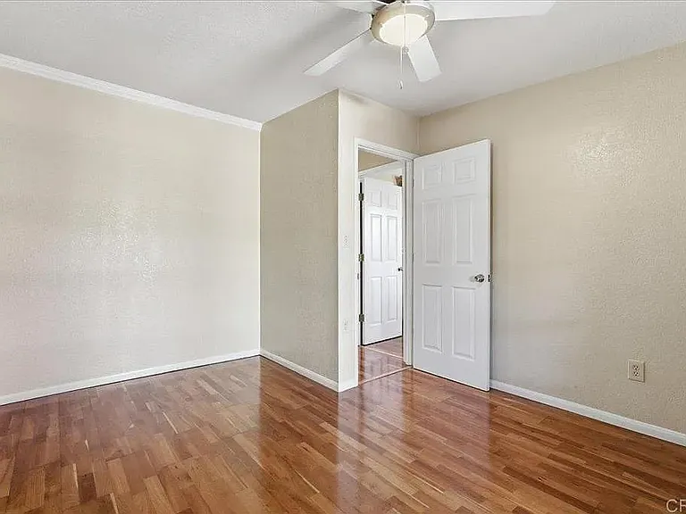 1032 Iris Ave — Photo 7