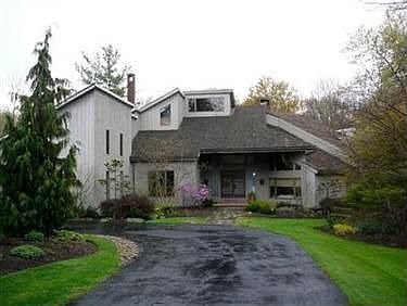 1st image of 32400 Chestnut Ln